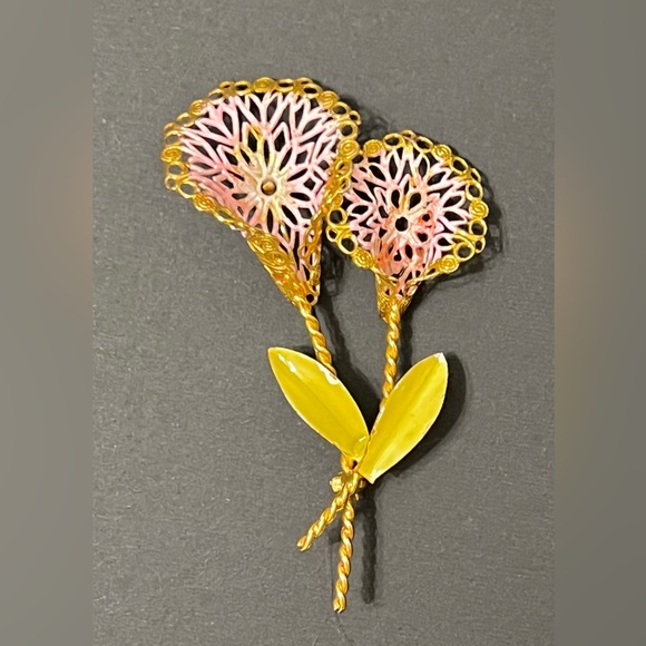 Gold-Tone Enamel Brooch/Pin Light Pink Flowers and Yellow Leaves, 3”L x 1.5”W - Picture 5 of 6